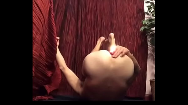 LIGHTING A CANDLE &amp DROPPING IT IN MY ASS