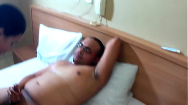 Nonton Alice Lemes - Obviously, We Couldn't Help But Extend The Invitation For A Dp, And The Newbie Accepted thumbnail