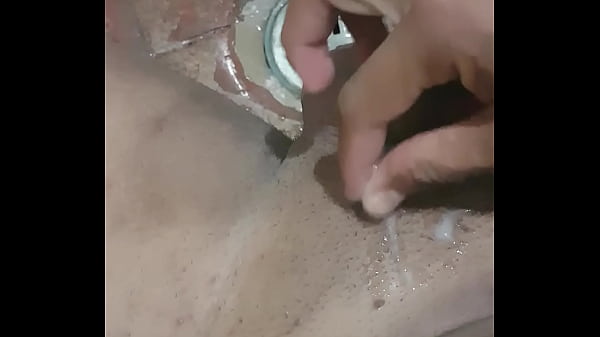 Uma Mijada em Sequ&ecirc_ncia de Gozada