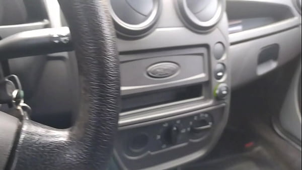 Estou Fazendo Uber E A Mulher Do Meu Vizinho Pagou Um Boquete Delicioso No Carro Pra Mim thumbnail