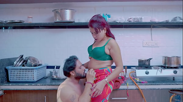 Nonton Super Sexy Newly Married Bhabhi Fucked Hard By Her Devar In The Kitchen thumbnail