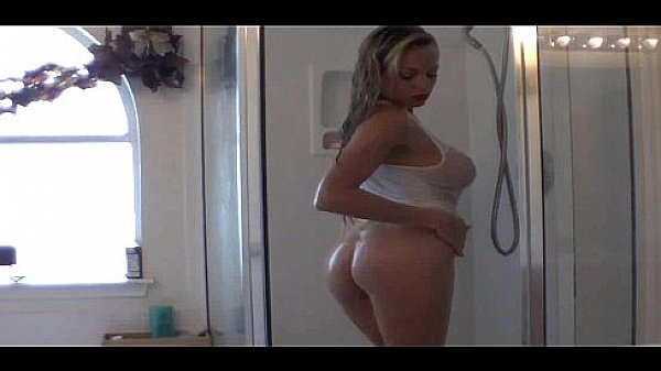 Nonton Milf Takes A Shower Photo Session thumbnail
