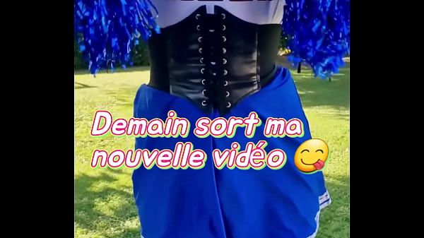 Demain Soir Sort Ma Nouvelle Vid&eacute;o Un Petit Indice Sur La Tenue Alors Pour ... thumbnail