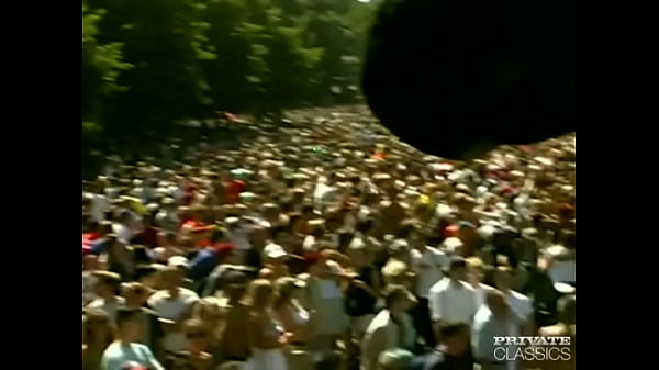 Nonton Private In Love Parade 1999 thumbnail