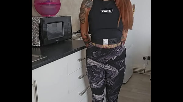 Pee Desperation In My Leggings thumbnail