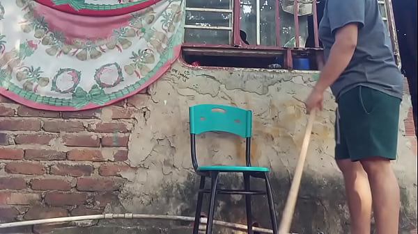 Nonton Mientras Le Hago Aseo Al Patio Disfruto De Tener Sexo L&eacute;sbico Al Aire Libre thumbnail