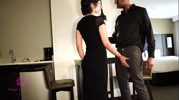 Nonton Long-legged Latina Gives Long Neck thumbnail