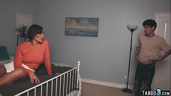 Nonton Big Tits Cougar Stepmom Wants Her Step Sons Big Dick thumbnail