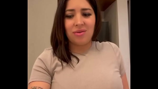 Nonton Sirvienta Caliente Me Pide Que La Folle En Lo Que Llega Mi Mujer! thumbnail