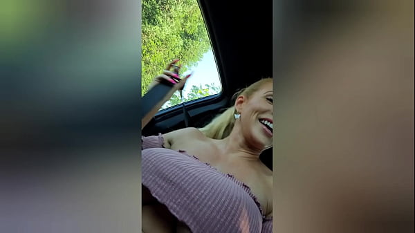 Esposa Gostosa Traidora Faz Boquete No Carro Do Amante