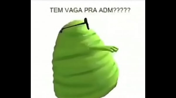 Novinha mostrando o peito