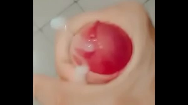 Novinho da cabe&ccedil;a rosada gozando gostoso 