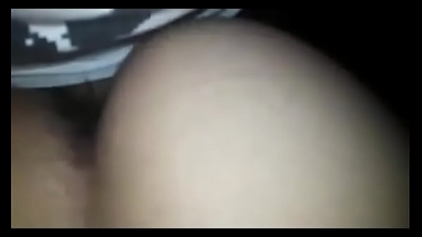 comendo a namorada com os pais dela na cozinha