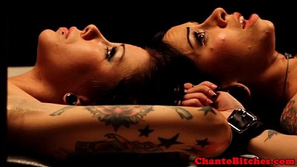 Nonton Lezdom Mistress Spankins Her Two Subs thumbnail