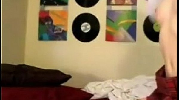 Nonton Blonde Teen Shows Off Her Pussy thumbnail