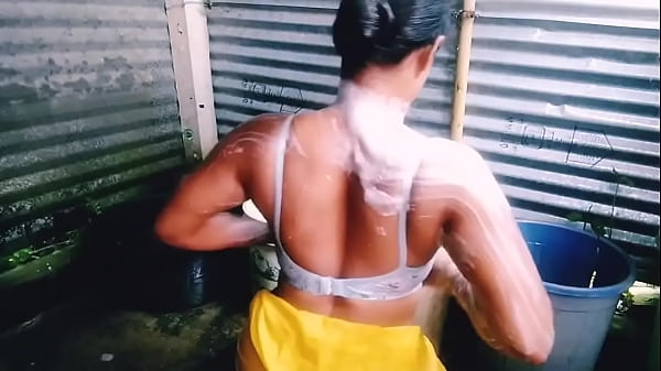 Hot Priya Randi Bhabhi Open Shower And Showing Boobs And Ass thumbnail