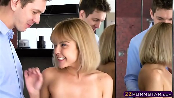 Nonton Slutty Blonde Wife Having A Quickie Fuck With Hubby thumbnail