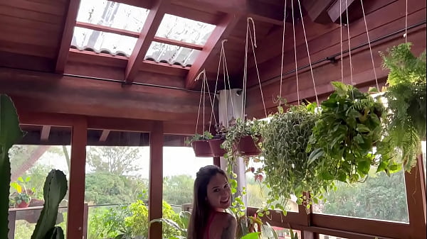 Nonton Bem Putinha No Meio Das Minhas Plantinhas! - Ana Rothbard thumbnail