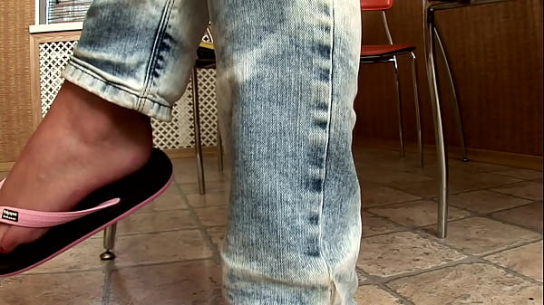 Nonton Coworkers Explore Anal Sex When The Manager's Away thumbnail