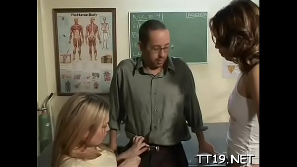 Cunning Lady Jenny Hendrix Gets Tough Experience thumbnail