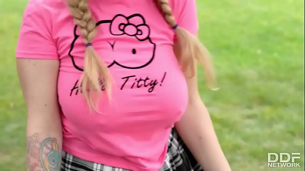 Nonton Busty Step Sisters Experience Outdoor Lesbian Loving thumbnail