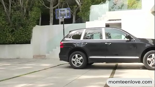 Nonton Stepmom Gets Her Analyzed By Young Cock With Stepdaughter thumbnail