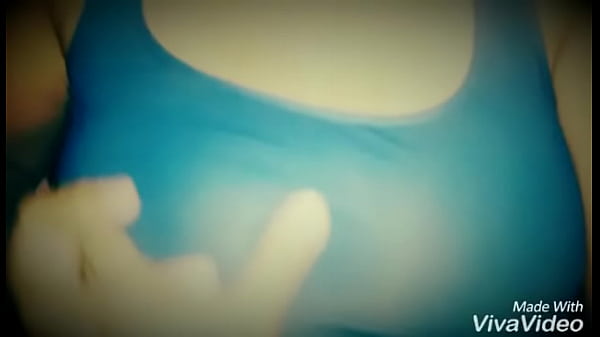 manoseando tetas 
