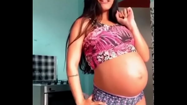 Novinha gr&aacutevida 8 meses