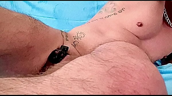 Marica Sumiso Se Mete Dildo A Su Culo Y Trae Puesta Jaula De Castidad En Su Pene Que Parece Clitoris thumbnail