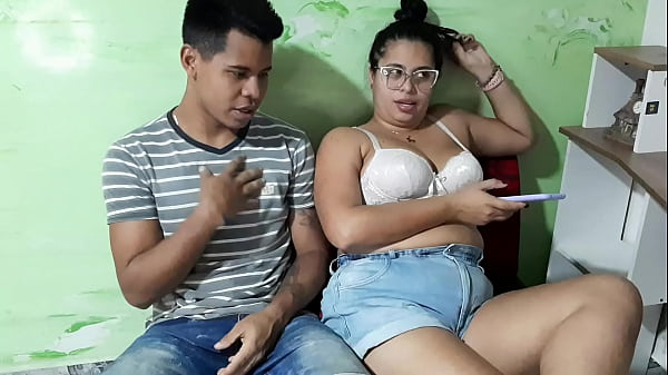 Nonton Le Pido Un Consejo A Mi Hermanastra Y Terminando Un Instructivo De C&oacute;mo Hacer Un Oral thumbnail