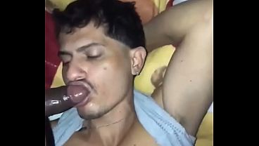 Vi Um Megao Pauzudo Mijando Na Linha Do Trem E Ele Ficou Balan&ccedil;ando O Pau Duro Pra Mim, Mamei Gostoso thumbnail