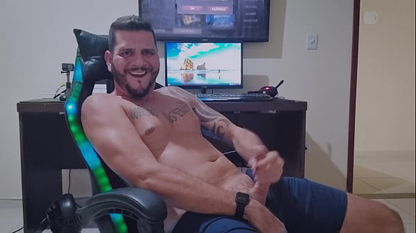 Estava Jogando Um Pouco, Derrepende Me Deu Um Tes&atilde;o Absurdo, E Ent&atilde;o Comecei A Me Tocar Muito Desejo ! thumbnail