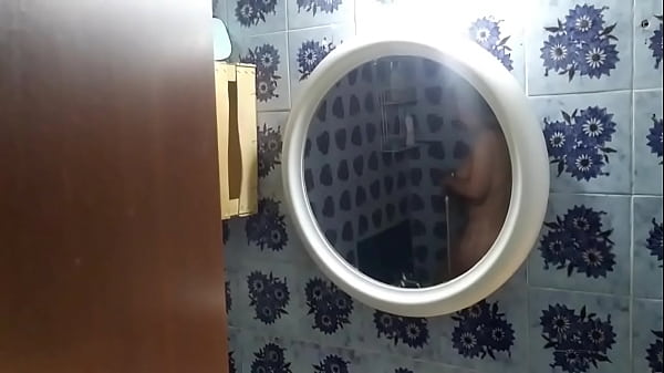 Watching on my Stepsister in the Shower, Hidden Camera