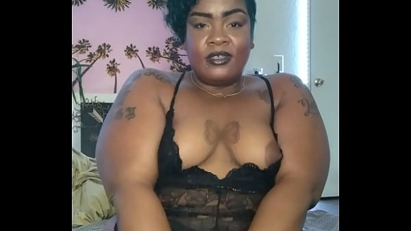 BBW FEMDOM ARROGANTGODDESS in High Heels