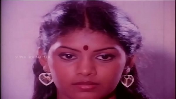 indian mallu girl showing boobs aunty cleavage chut ungli pussy bhabhi cleavage boobs big 