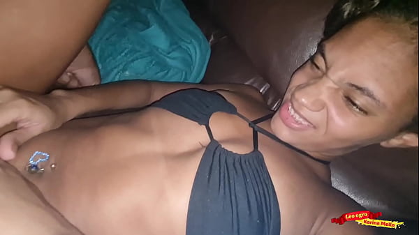 Novinha Dando Cu No Sof&aacute; thumbnail