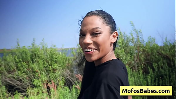 Nonton Watch This Busty Ebony Teen Showing Her Nice Natural Big Boobs And Finger Fuck Her Black Wet Cunt In The Car thumbnail