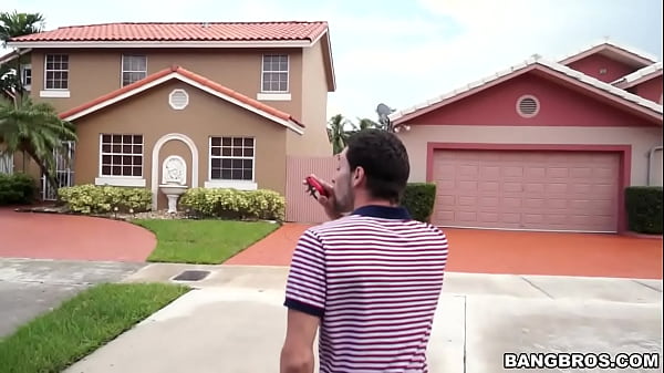 Nonton Jada Stevens Bangs Random Guys! thumbnail