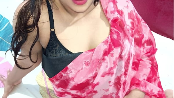 Novinha sozinha na escola usa dildo grande e goza muito
