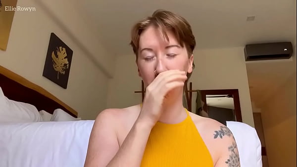 Nonton Jerk Off To Step-mommy's Itchy Nose thumbnail