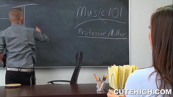 Nonton Sweet Babe Fucked Hard thumbnail