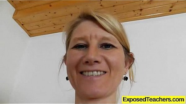 Nonton Blondie Ripe Masturbating thumbnail