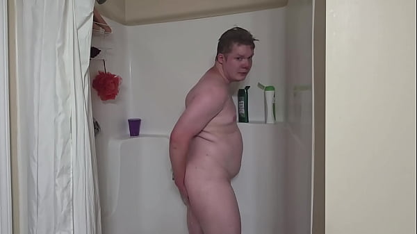 NAKED HORNY GUY GETS WET