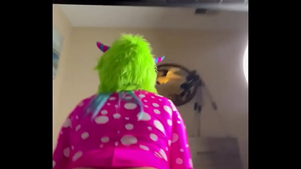 Gibby the clown let&rsquo;s his best friend jump on his dick and scream for more 