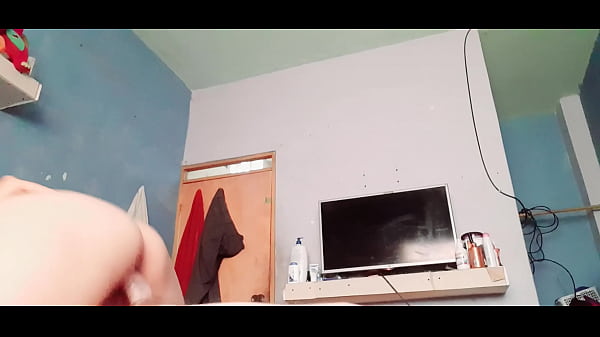 FELIZ DÍ_A MADRASTRA.. MADURA estaba arrecha y querí_a cabalgar encima de una verga tiesa, có_mo le encanta gritar pero esta vez no pudo porque su marido está_ fuera del jardí_n