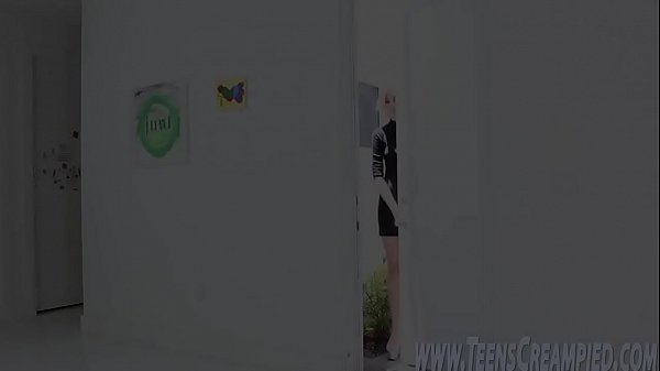 Nonton Teen Whore Gets Plowed After Slobbing On Dick thumbnail