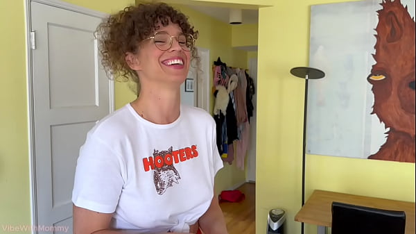 Nonton Jewish Stepmom Looses Everything thumbnail