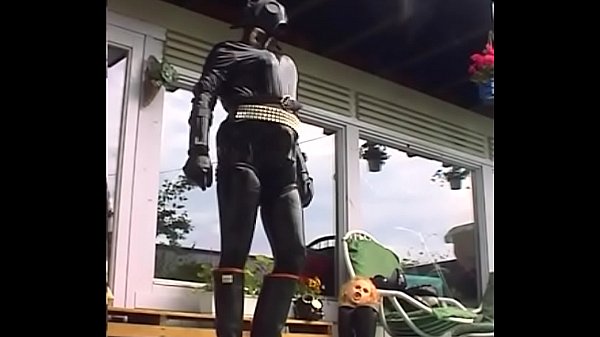 RubberOxxxInTurnedDownRubberBoots2003.WMV 