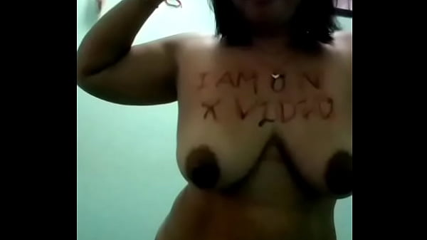 Filipina whore does jumping jacks