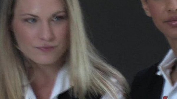 Nonton Shocking Experience thumbnail